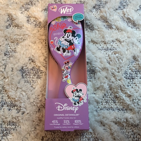 Disney Limited Edition Mickey Mouse & Minnie Mouse Detangler Wet Brush - Picture 2 of 3